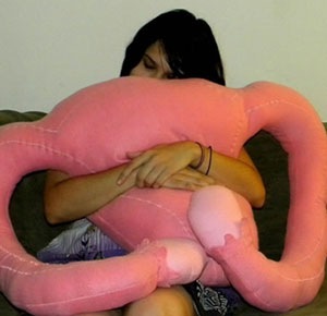 Giant-Uterus-Pillow